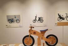 調理器具や文房具から乗り物までを紹介する「現代日本のデザイン100選」 「子ども用品」ではオモチャや、パーツを組み替えることで、自分で持って飲むことやストロー・コップの飲み方をトレーニングができるマグカップも展示されている。©The Vancouver Shinpo