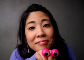 「仕事を通して常に新しい世界を体験」舞台デザイナー甲斐静花さん