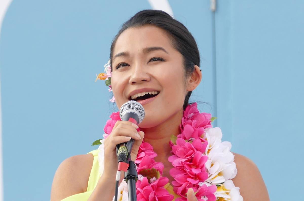 合唱からハワイアンまで、さまざまな音楽活動を続ける高橋梨紗さん