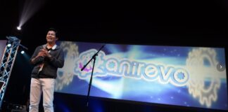 アニメレボリューションのスーパー戦士!CEO/ビジネスマンCan Ngoさんインタビュー アニレボでは大忙しのCanさん。Photo by © 2011 - 2022 Anime Revolution Events Inc.