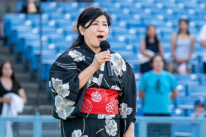 オタワ在住日本人ソプラノ歌手橋本典子さんによる君が代斉唱。Ottawa Titans Home game against the Sussex County Miners in Ontario on August 6, 2022. Photo: L. Manuel Baechlin/Ottawa Titans