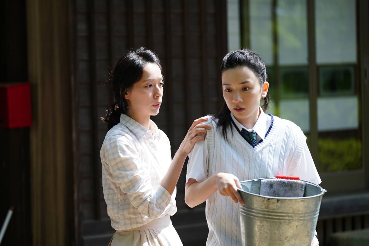 ルミ子（左）と清佳。Motherhood（母性）より。Photo provided by The Vancouver International Film Festival/©2022 “Motherhood” Film Partners