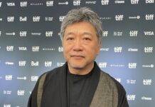 トロント国際映画祭で「ベイビー・ブローカー」上映 是枝裕和監督がレッドカーペットで取材に応じる TIFF2022に作品「Broker」が上映され、駆け付けた是枝監督。2022年9月。オンタリオ州トロント。Photo by Michiru Miyai