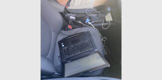 携帯電話3台にコンピュータ、散漫運転のドライバーが警察に捕まる VPD Traffic Section Twitterより