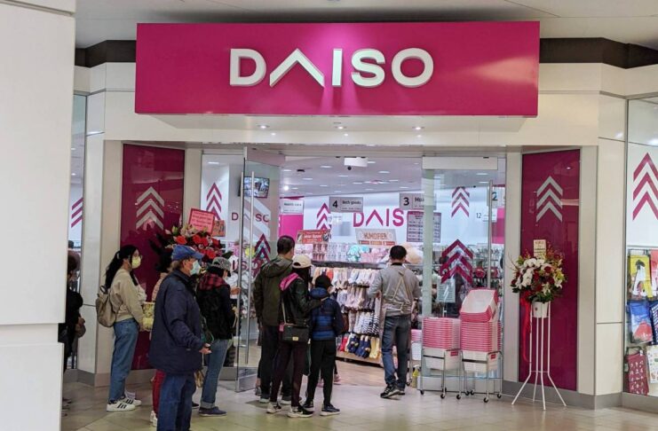 ダイソーカナダ、メトロタウン店オープン バーナビー市メトロタウンに2022年10月22日オープンしたダイソーカナダ2号店。2022年10月23日。Photo by The Vancouver Shinpo online