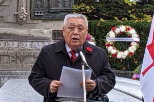 Moderator, David Iwaasa; November 11, 2022, Stanley Park. Photo by The Vancouver Shinpo