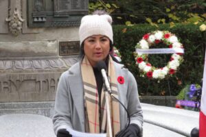 Act of Remembrance by Meaghan Becker, granddaughter of Masumi Mitsui, MM; November 11, 2022, Stanley Park. Photo by The Vancouver Shinpo
