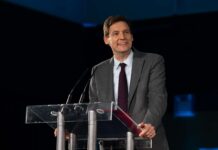 BC州2選挙区での補欠選挙はNDPが圧勝 David Eby sworn in as premier of British Columbia on November 18, 2022 at The Musqueam Community Centre. Photo from Province of BC flickr