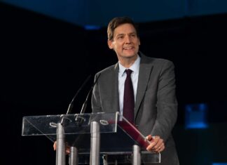 BC州政府インフレ対策BC Affordability Credit、4月に1人160ドル支援へ David Eby sworn in as premier of British Columbia on November 18, 2022 at The Musqueam Community Centre. Photo from Province of BC flickr