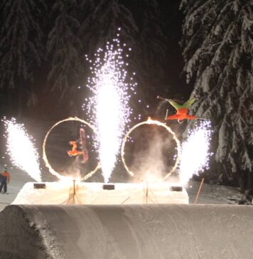 この冬もやっぱりウィスラー!年末年始もイベント満載!!(後編) ファイアー&アイスショー。2016年12月撮影。Photo by ©Hideo Noguchi