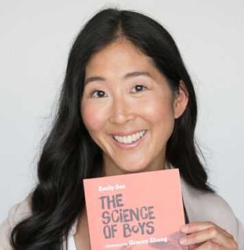 The SCIENCE of BOYS~科学のチエで初恋にチャレンジする物語~ 次の作品執筆も進む 妹尾エミリーさん。写真提供:妹尾エミリーさん