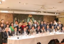 2022年日本カナダ商工会議所クリスマス・ランチと第2回小松和子アワード授与式の開催 総勢32名が集まり楽しく歓談した昼の時。来年の抱負も語りながら交流の時間を過ごしました。写真提供:日本カナダ商工会議所