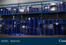 バンクーバー港で、約2,500キロのアヘンが差し押さえられる アヘンが隠されていたパレット。Photo from Canada Border Services Agency Twitter