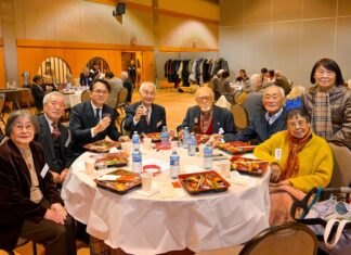 桜楓会、総会および新年会3年ぶりの対面開催に笑顔が弾ける みんなでにこやかに乾杯!2023年1月12日、日系文化センター・博物館。Photo by ©Koichi Saito