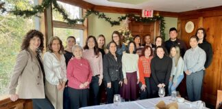 日本とBC州で歯科医師の免許を持つ楠瀬智子さんに聞く Dr. Okamura Dental Office。2022年12月。Photo provided by Dr. Tomoko Kusunose