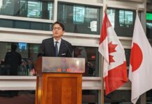 天皇誕生日祝賀レセプション、バンクーバーで開催 あいさつをする在バンクーバー日本国総領事館・丸山浩平総領事。2023年2月6日、バンクーバー市。Photo by Japan Canada Today