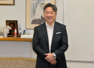 「建築などに携わりたい人たちの力に」建友会新年会開催 あいさつをする建友会・松原会長。2023年1月25日、バンクーバー市。Photo by Koichi Saito