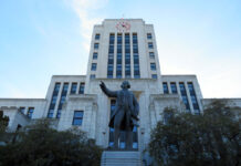 シム・バンクーバー市長、選挙介入報道を当てこすりと話す バンクーバー市役所。Photo by Japan Canada Today