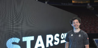 「7月に日本のファンの前で滑れることを楽しみに」Stars on Iceバンクーバー出演キーガン・メッシングさんインタビュー スターズオンアイス・バンクーバー2023に参加前のキーガン・メッシングさん。今回特別に対面でのインタビューに応じてくれた。2023年5月18日、バンクーバー市Rogers Arena。Photo by Michiru Miyai