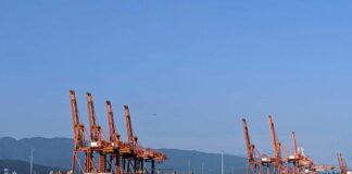 BC港湾労働組合、再ストライキ通告も数時間後に取り下げ バンクーバー市ウォーターフロントにあるカナダ最大の貨物港バンクーバー港。Photo by Japan Canada Today