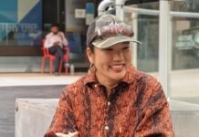 「ダブルダッチをオリンピック種目に」若菜里咲さんの挑戦(前編) ダブルダッチプレーヤー若菜里咲さん。2023年7月23日、バンクーバー市ロブソンスクエア。Photo by Japan Canada Today