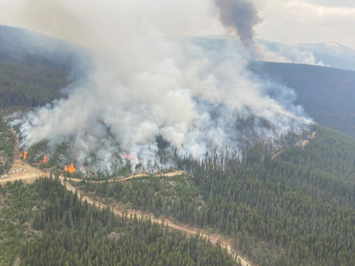 順調に鎮火活動が進んでいるthe Trumpeter Mountain (VA1465) wildfire, southwest of Anahim Lake. 2023年8月22日。Photo from BC Wildfire Service Twitter