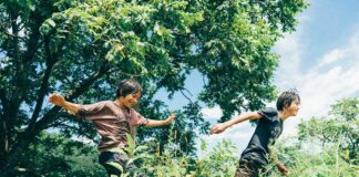 「世界を走り続ける監督」VIFF上映『怪物』是枝裕和監督、日加トゥデイ単独インタビュー 映像がきれいな子どもたちのシーン。映画「怪物(Monster)」より。Courtesy of VIFF