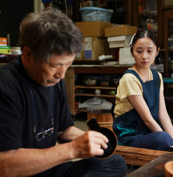 VIFF2023日加トゥデイ・メディアパートナー作品「バカ塗りの娘」鶴岡監督来加決定! VIFF2023 上映作品「バカ塗りの娘」より。Courtesy of VIFF