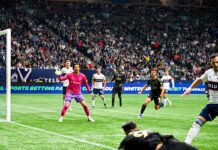 GK高丘の好セーブで最終戦引き分け、プレーオフ第一戦はLAFC 終盤LAの猛攻をかわすキャップスのディフェンス陣とGK高丘。ロサンゼルスFC戦。2023年10月21日、BCプレース。Photo by Koichi Saito