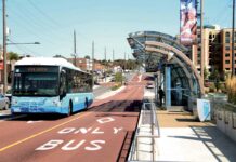 トランスリンク、ラピッドバスの新しい3路線を発表 トランスリンクがBRTの好例として紹介したオンタリオ州ヨーク地区を走るBRT。Image from Translink