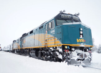 「カナダ“乗り鉄”の旅」第7回 路線バスで紙幣を運賃箱に入れようとした時、運転手さんは… BRTとバスが発達したウィニペグ VIA鉄道カナダのチャーチル発ウィニペグ行きの夜行列車(2022年12月31日、大塚圭一郎撮影)