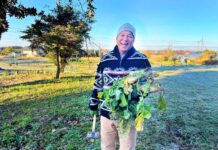 「カナダでの体験が紡ぐ物語、岡田誠司氏の農村での新しい挑戦の序章」カナダの魅力を語る~シリーズ第1回 岡田誠司さん。茨木県つくば市で。Photo by Koichi Saito