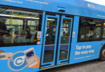 バンクーバー公共交通機関のスト回避、組合とCMBCが勧告受け入れ メトロバンクーバーを走るバス。File Photo by Japan Canada Today