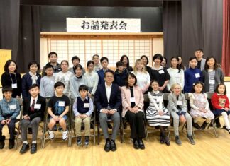 「学校の垣根を越え、日本語のアウトプットの場として」JALTA第24回お話発表会が開催される 発表会終了後、全員で記念撮影。Photo by Japan Canada Today