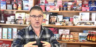 「先祖への敬意を現在につなぐ『チーナ』に込めた想い」Cheena代表ショーン・リトンさんインタビュー(後編) Cheena代表ショーン・リトンさん。Cheena事務所で。Photo by Koichi Saito/Japan Canada Today