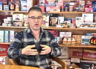 「先祖への敬意を現在につなぐ『チーナ』に込めた想い」Cheena代表ショーン・リトンさんインタビュー(後編) Cheena代表ショーン・リトンさん。Cheena事務所で。Photo by Koichi Saito/Japan Canada Today