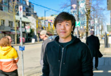 小説家・平野啓一郎氏バンクーバー講演「私とは何か?という問い」(後編) インタビューの後、バンクーバー市内で。2024年3月19日。Photo by Koichi Saito/Japan Canada Today