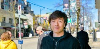 小説家・平野啓一郎氏バンクーバー講演「私とは何か?という問い」(後編) インタビューの後、バンクーバー市内で。2024年3月19日。Photo by Koichi Saito/Japan Canada Today