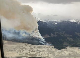 制御不能の山火事でフォート・ネルソン住民に避難命令 The Truax Creek wildfire (K70302) located approximately 12 kilometres northeast of Gold Bridge. The BC Wildfire Service Facebookより