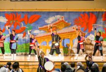 バンクーバー沖縄太鼓「沖縄から発信、世界で共に平和を願う」Ichari-Van Night~The Spirit of Okinawa バンクーバー沖縄太鼓によるエイサー演舞「舞香花〜SAGARIBANA〜」。2024年6月22日、日系文化センター・博物館。Photo by Koichi Saito/Japan Canada Today