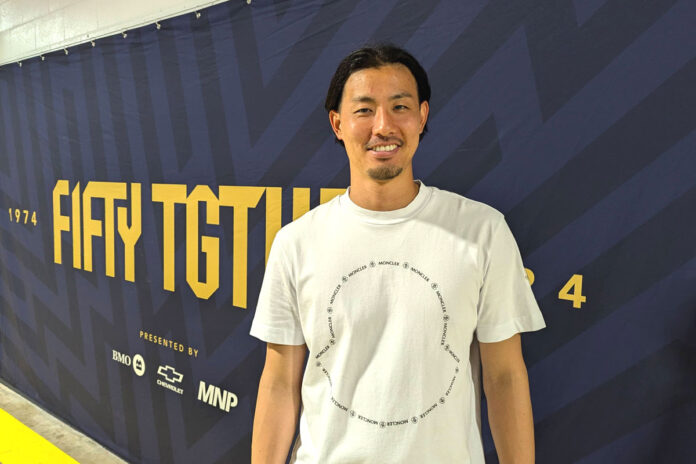 GK高丘、試合後にロッカールームの前で。2024年7月17日、BCプレース。写真　日加トゥデイ