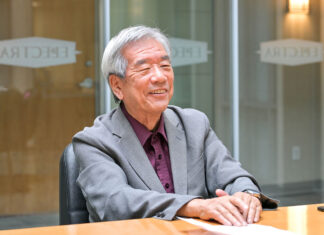 「優しく、楽しくをモットーに」矢野アカデミー30周年を迎えて、矢野修三さんインタビュー(後編) 「優しく、楽しく教えるというのが私のモットーです」と笑う矢野修三さん。2024年8月20日、バンクーバー市。Photo by Koichi Saito