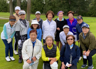 第53回スーパーレディースゴルフ大会開催 第53回スーパーレディースゴルフ参加者全員で。2024年9月19日、バンクーバー市。写真提供 塩入勝子さん