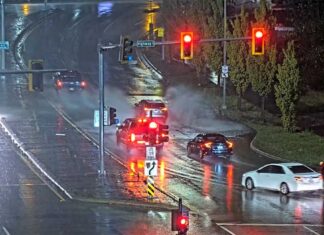 BC州議会選挙投票日「大気の川」で大荒れの天気に メトロバンクーバーを襲った大雨。2024年10月18日。Drive BC Xより。