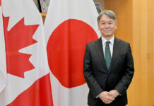 髙橋良明総領事インタビュー「日系コミュニティと一緒に盛り上げていきたい」 在バンクーバー日本国総領事館髙橋良明総領事。2024年11月21日、バンクーバー総領事館で。撮影 斉藤光一/日加トゥデイ