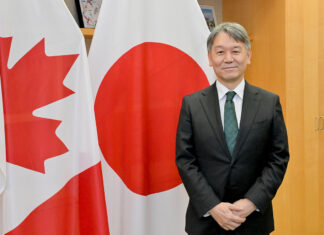 髙橋良明総領事インタビュー「日系コミュニティと一緒に盛り上げていきたい」 在バンクーバー日本国総領事館髙橋良明総領事。2024年11月21日、バンクーバー総領事館で。撮影 斉藤光一/日加トゥデイ