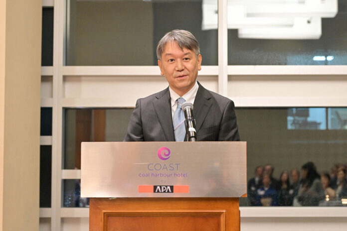 あいさつで日系社会の重要性と今後の展望について語る髙橋良明総領事。2024年11月13日、バンクーバー市。撮影　斉藤光一／写真提供　バンクーバー日系ビジネス連絡協議会