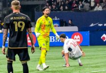 GK高丘スーパーセーブ連発でLAFCに快勝、決着はLAで 後半にスーパーセーブの後、叫ぶGK高丘。MLSプレーオフ西カンファレンス第1ラウンド第2戦LAFC戦。2024年11月3日、BCプレース。Photo by Koichi Saito/Japan Canada Today