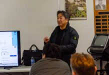 第12回建友会年次総会を開催 あいさつする建友会・松原会長。写真:建友会