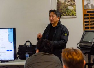 第12回建友会年次総会を開催 あいさつする建友会・松原会長。写真:建友会